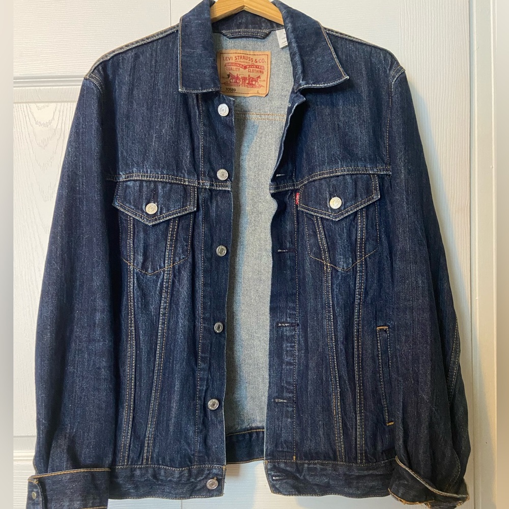 Levi’s dark denim jean jacket